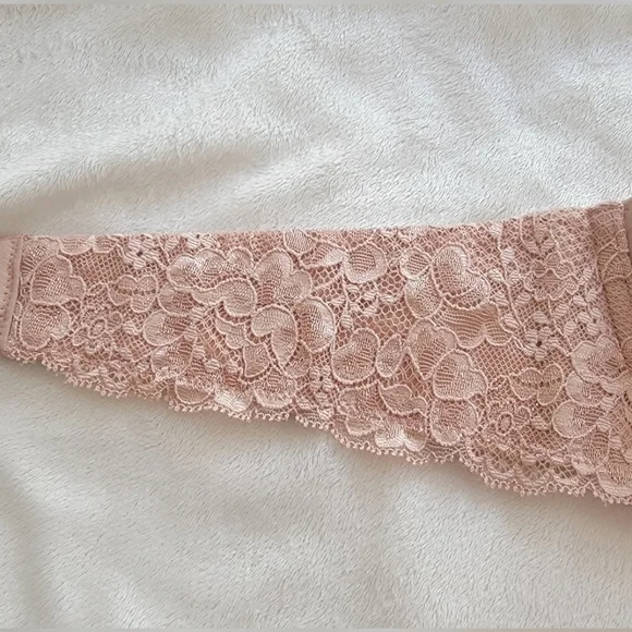 Victoria's Secret Lace Strapless Bra in Blush Pink, 34C - Picture 10 of 10